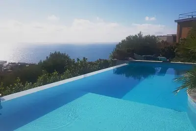 Image de Villa with pool and beautiful sea view