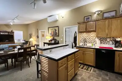 Image de The Dose - 2bd/2ba Roommate Style Apartment - Near Lake Tobesofkee