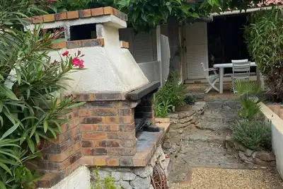 Image de Joli Pavillon avec extérieur arboré à 5 min de la plage