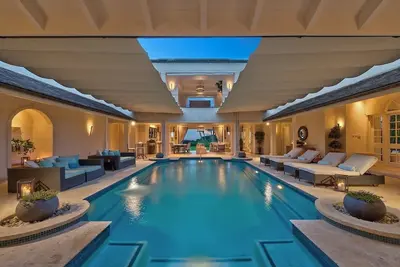 Image de Windfall - Luxury private 5 bedroom villa with beach privileges at Fairmont Pavilion -, Bb