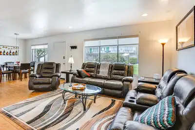 Image de Old Town Scottsdale Retreat w/ Pool Access!