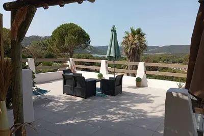 Image de Santa Giulia mini Villa  superbe terrasse vue mer, plage à pieds 400 m.