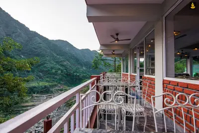 Image de LivingStone River side Hills resort family Room