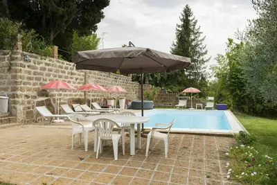 Image de Belle maison de vacances privée avec piscine privée, Wifi, Tv, patio, animaux admis et parking
