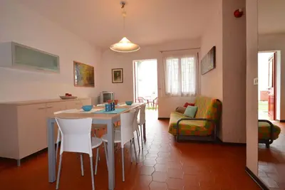Image de Appartement dans une maison de vacances avec Wifi, climatisation, piscine, Tv, patio, parking