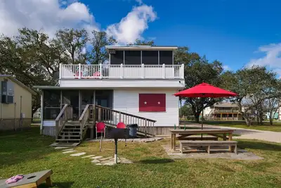 Image de Waterfront Cabin On Bastrop Bayou With A Lighted Fishing Pier