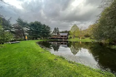 Image de Pravite Cottage in the Woods