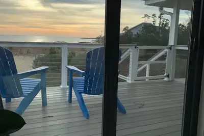 Image de Beachfront Home on Chesapeake Bay - Gwynn’s Island