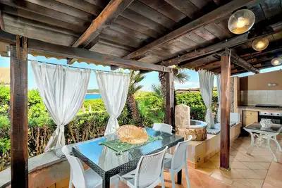 Image de Villa de charme avec vue sur la mer, Wi-Fi, jardin et terrasse