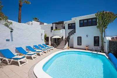 Image de Villa Marica - Villa 4 chambres - Parfait pour les familles - Table de billard - Vues sur la mer