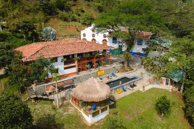 Image de Finca la Manchuria - Authentic and Original Vip Coffee Lodge - 2h from Medellín