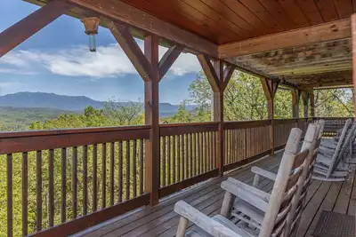 Image de Majestic views! Easy access, 10mins from Dollywood!