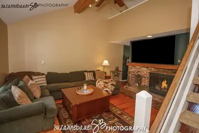 Image de 3 story cozy townhouse minutes from mount snow