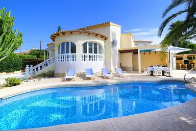 Image de Belle maison de vacances privée avec Wifi, piscine privée, climatisation, Tv, terrasse, parking
