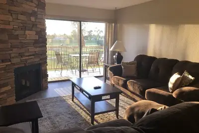 Image de This beautiful condo is minutes away from Scottsdale Fashion Square.