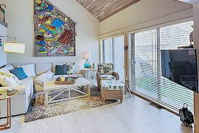 Heron Marsh 95- Beautiful Villa, Pool and Salt Water Lake