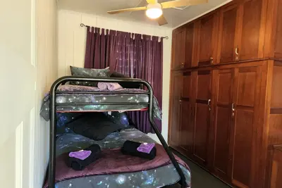 Image de Meyenburg Unit 3, Fully self-contained private 1 bdrm unit, 1Db, 1 Ksb, 2 Sb's