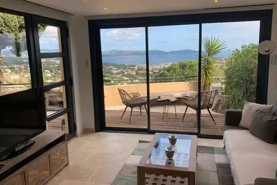 Image de Sur les hauteurs de Cavalaire, appartement avec vue mer exceptionnelle