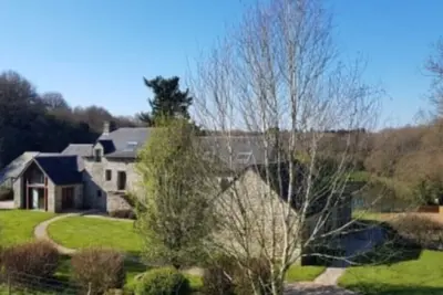 Image de Manoir dans domaine privé avec piscine intérieure chauffée