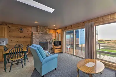 Image de Sanderling Sea Cottages, Unit 3 w/ Private Balcony