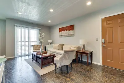 Image de [Su 922 - 4] Graciela's Campus-close 2 bedroom luxury, Apartment near to Downtown Norman