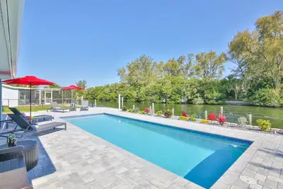 Image de St. Lucia - 2 Bedroom/2 Bathroom, Heated Pool, 40 ft. Boat Dock with Water Views