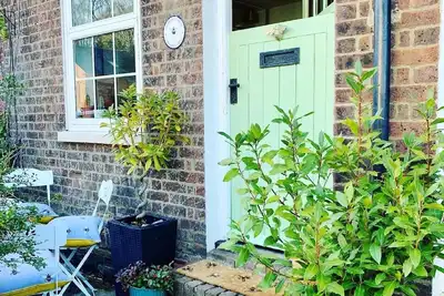 Image de Bumblebee Cottage - a 19th Century Cottage in Area of Outstanding Natural Beauty