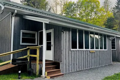 Image de Riverside Renovated1950'S Schoolhouse, 2 Br, Pellet Stove, Hot Tub, Pet Friendly