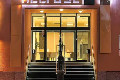 Melrose Apartments 2