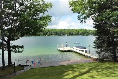 Image de Pristine Waterfront Vacation Home On Desirable All-Sports Big Twin Lake