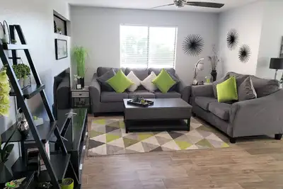 Image de Scottsdale, Az - Contemporary condo in the Prime Location of Paradise Valley!