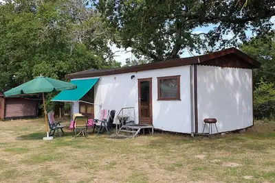 Image de Mobile Home, for 2 adults and 3 children, surrounded by meadows with animals