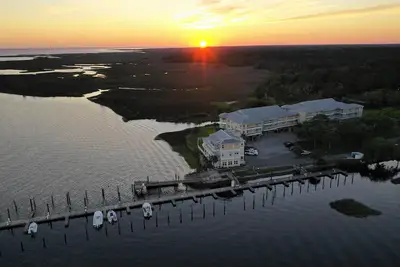 Image de Gulf Breeze Condo #107 - Wifi, Private Boat Ramp and Pool