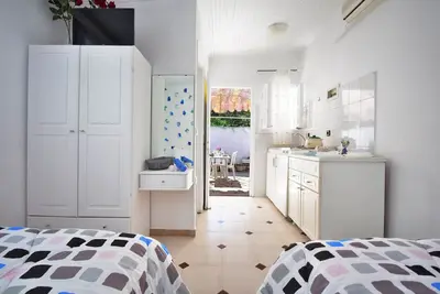 Image de Edelweiss studio 100m from the beach