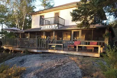 Image de Classic Kawartha Lakes Cottage Experience - Stoney Lake