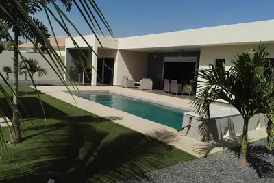 Image de Villa Amy proche d'un centre commercial et à 7min à pied de la plage