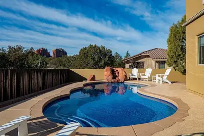 Image de Beautiful Home in the Chapel area with an Observation Deck that has Red Rock
