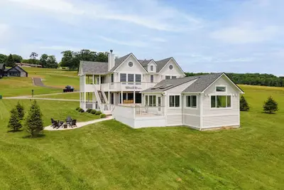 Image de Luxury Lake Stay w/ Pool, Deck & Game Room
