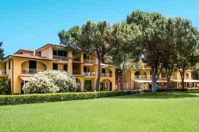 Image de Confortable appartement pour 2 personnes avec Wifi, climatisation, Tv, balcon et parking