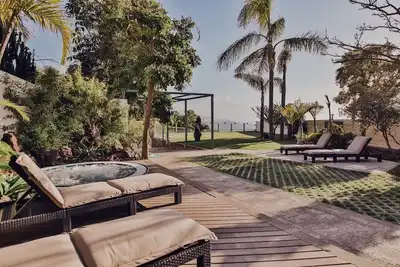 Image de The Circular Villa - jacuzzi, hiking & vineyards