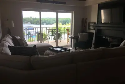 Image de Wonderful ground floor condo at the beautiful Smith Lake.