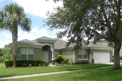 Image de Fab 5 bed/4 bath villa in prime location with Sth facing deck/pool area