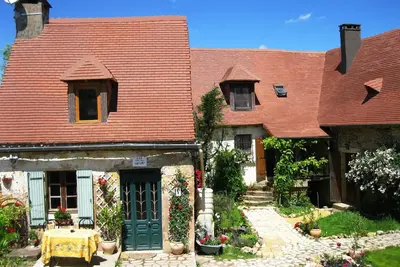 Image de 2 Perigorian Cottages, 10p: heated pool, child paradise, game room, large garden