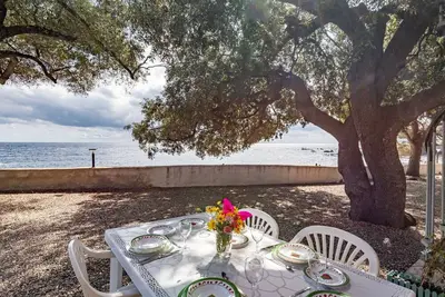 Image de Bel appartement dans une maison de vacances avec Wifi, climatisation, Tv, patio et parking