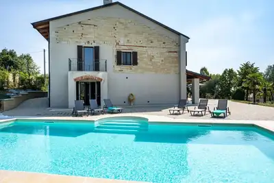 Image de Maison de vacances privée avec climatisation, Wifi, piscine privée, Tv, terrasse, parking