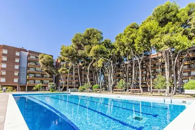 Agréable appartement pour 4 personnes avec Wifi, climatisation, piscine, Tv, terrasse et parking