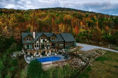 Image de Stunning views, luxurious home, Now open July 11-18! Pool, hot tub, games