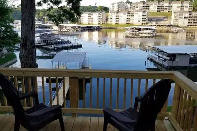 Image de Remodeled Private Waterfront Cottage, Pet Friendly, with dock in Osage Beach!