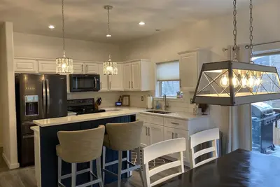 2 min to Keystone - Stylish \/ Amazing Location - Hot Tub, Pool table, Ping Pong!