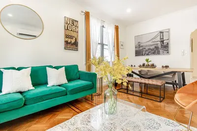 2nd Floor Unit · Ny Large Private 3bd WshDyr/Parking/5min train